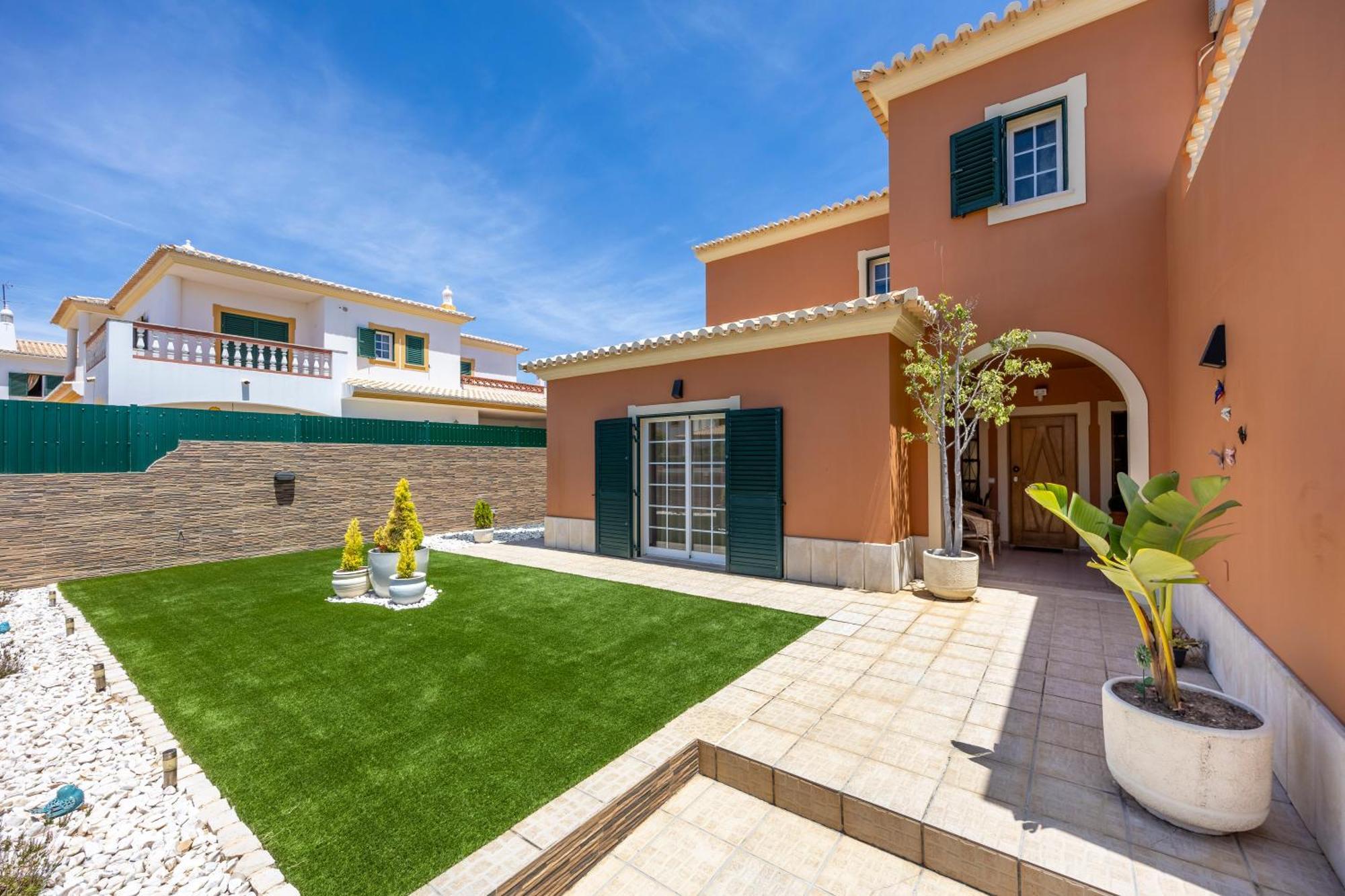 Casa Sunrise * Lagos